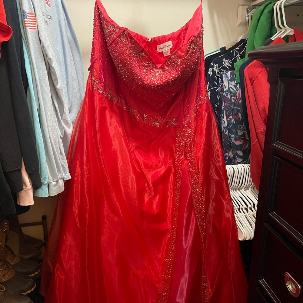 Mauri Simone Red Prom Dress, size 18, fully beaded top